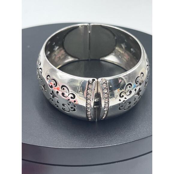 Brighton Fortuna Silver Plated Crystals Hinged Bangle Bracelet 1” - Picture 12 of 14